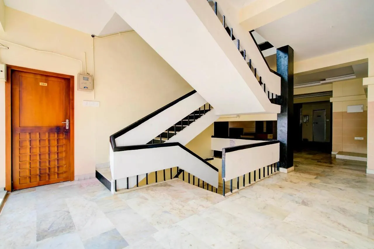 Spot On 77576 Thomson Inn Kochi
